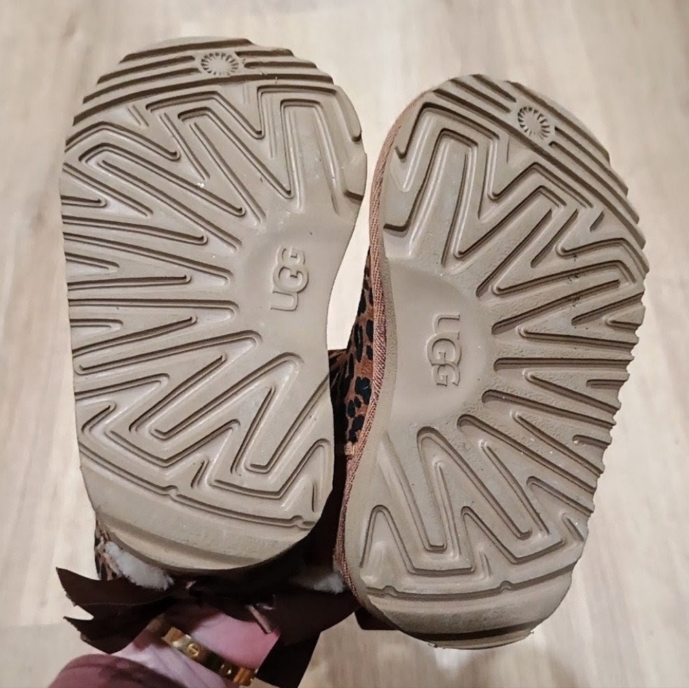 UGG Leopard Print Boots For Toddler - Picture 4 of 5
